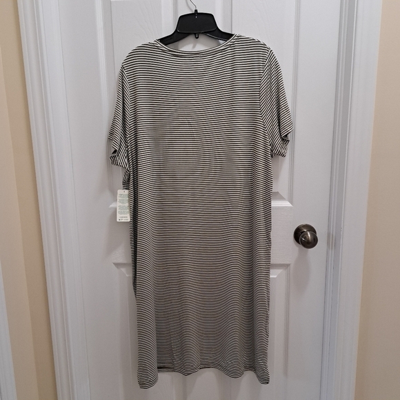 Miiyu | Simons PJ's Striped Sleep Dress V-neck Women's XL Embroidered Pyjama - Picture 13 of 14